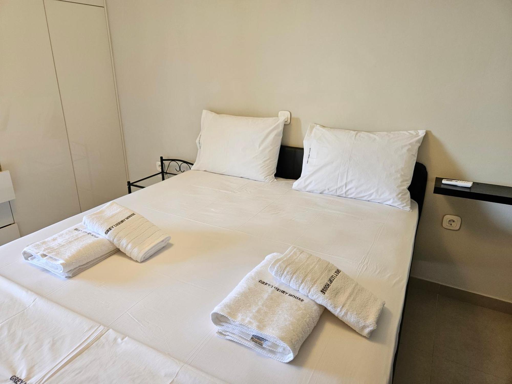 Grey Luxury House Apartment Ýpsos