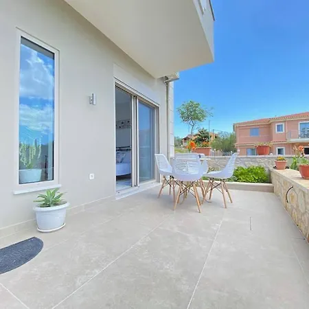 Grey Luxury House Apartment Ipsos Exterior photo