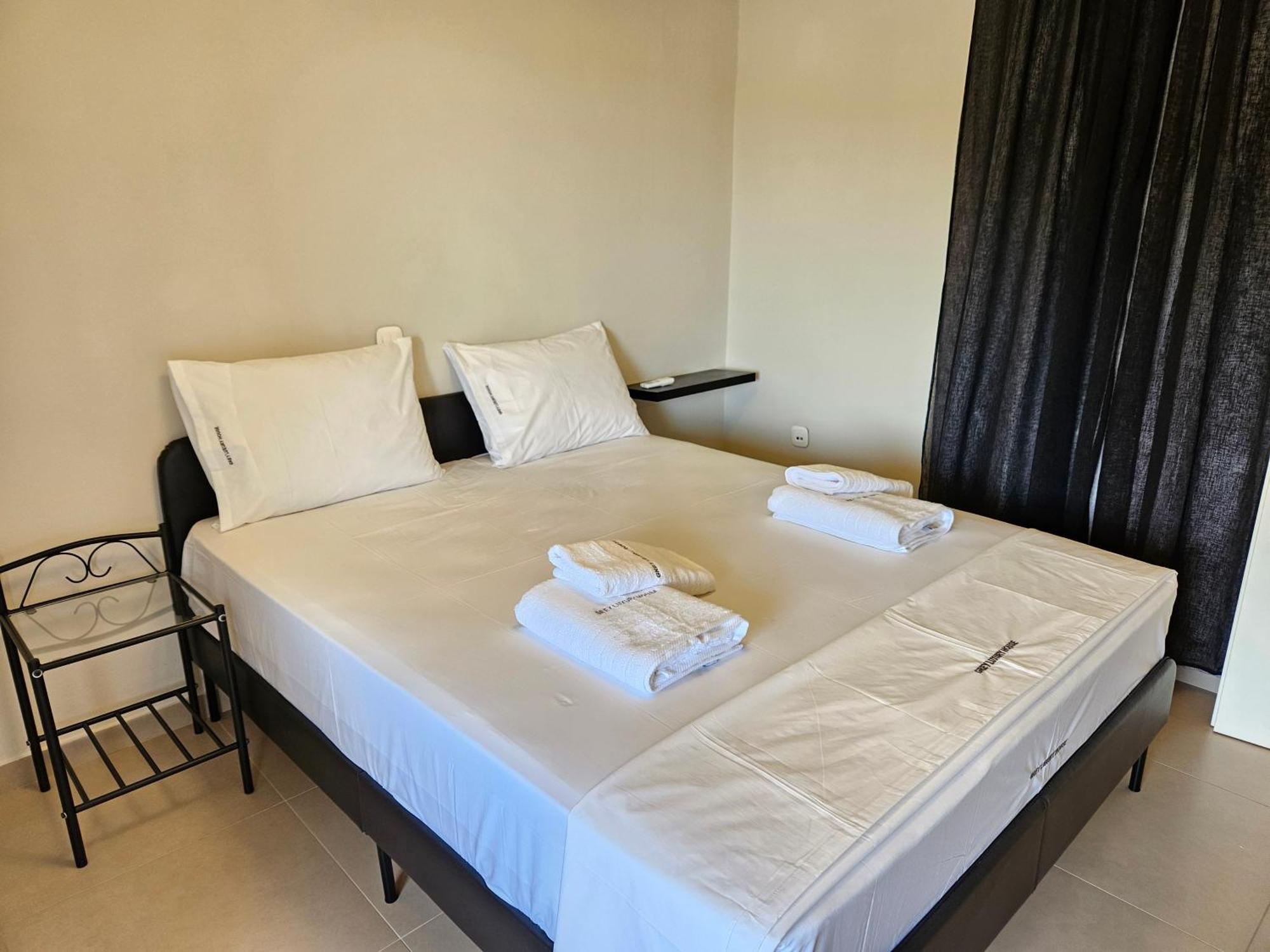 Grey Luxury House Apartmán Ypsos